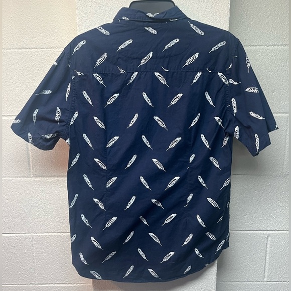 Carbon Men's Med Navy
Feathered Button Down Shirt - Picture 3 of 4